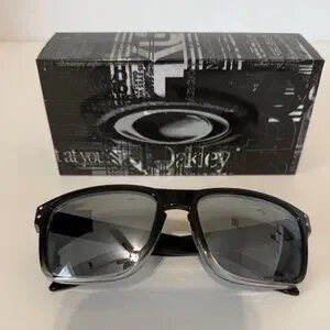 Oakley Holbrook Two Tone Polished Dark Ink Fade 9102 POLARIZED Silver