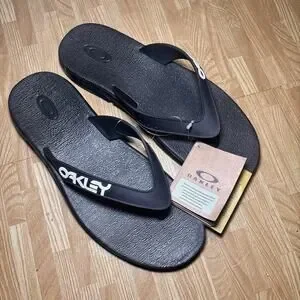 Oakley Men’s B1B Flip Flops Sandals Size 13 Black New With Tags