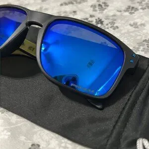 Oakley Sunglasses Holbrook Sapphire Iridium Prizm Polarized 9102 ✨️ NEW✨️
