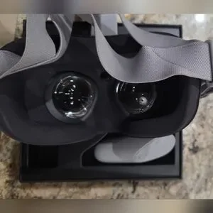 Oculus Go Standalone VR Headset - Gray