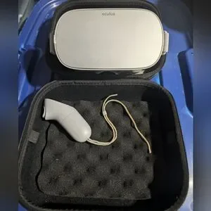 Oculus Go VR headset + case 32gb