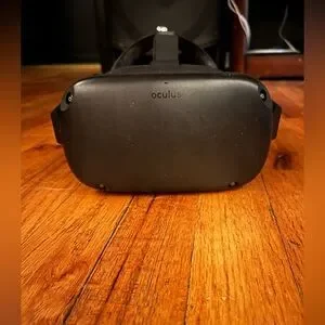 Oculus Quest VR Headset with Controllers - Black