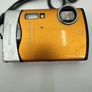 Olympus Stylus 790 SW 7.1 MP Digital Camera Orange PARTS ONLY