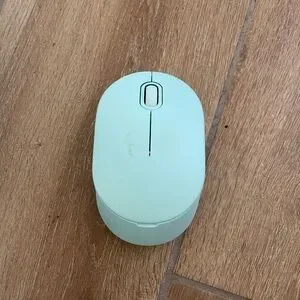 ONN Mint Green Wireless Mouse: battery powered