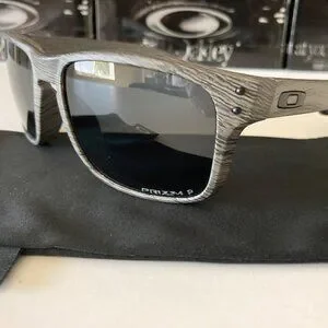 OO9102 Oakley Holbrook WoodGrain Prizm Polarized Sunglasses