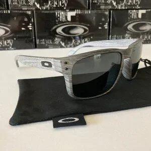 OO9102 Oakley Holbrook WoodGrain Prizm Polarized Sunglasses