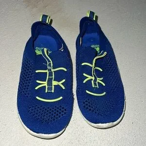 Oshkosh water shoes
