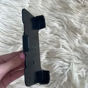 OtterBox Black Defender Belt Clip. Fits 6 6s 7 8 SE 2nd Gen & SE 3rd Gen Phones