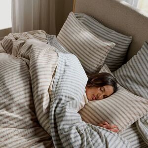 Parachute - Full/Queen Relaxed Linen Stripe Duvet Cover & Sham Pecan & Parchment
