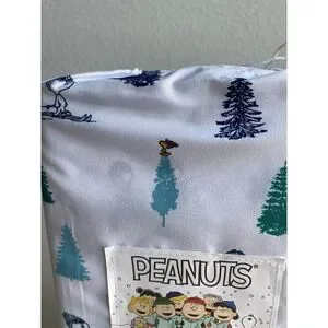 Peanuts Snoopy Charlie Brown Linus Skiing Holiday Christmas TWIN SIZE Sheet Set