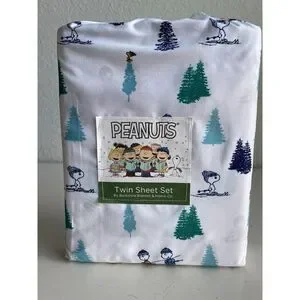 Peanuts Snoopy Charlie Brown Linus Skiing Holiday Christmas TWIN SIZE Sheet Set
