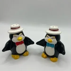 Penguin Bird Adorable Hats & Bow Tie Salt & Pepper Shaker Set Collectible Decor