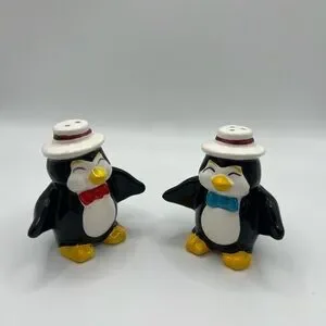 Penguin Bird Adorable Hats & Bow Tie Salt & Pepper Shaker Set Collectible Decor