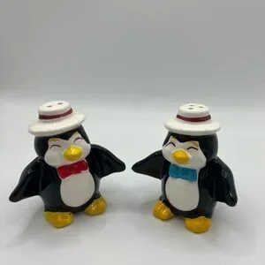 Penguin Bird Adorable Hats & Bow Tie Salt & Pepper Shaker Set Collectible Decor