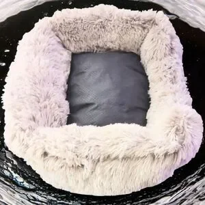 PET CENTRAL LUSCIOUS FAUX FUR PET BED Dk Gray/Light Gray