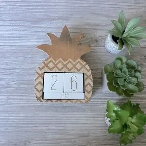 PINEAPPLE desk daily wooden block calendar PINEAPPLE desk daily wooden block calendar
