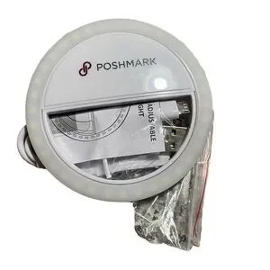 Poshmark‎ Poshfest Exclusive Mini Adjustable Vanity Ring Light