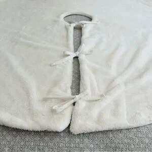 Pottery Barn Ivory Plush Faux Fur Christmas Tree Skirt 60”