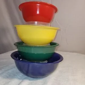 Pyrex Liter Primary Clear Bottom Microwave/ovenware Set If 4 322 323 324 325