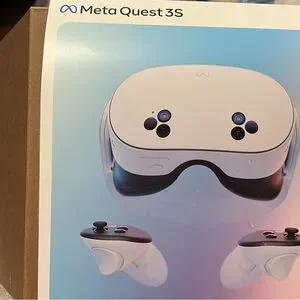 Quest 3S VR Headset - White