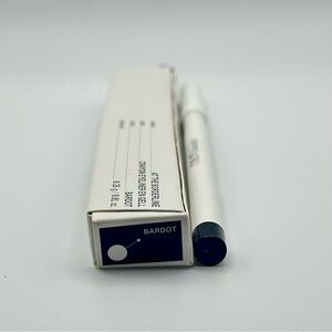R.e.m. Beauty Gel Eyeliner Pencil