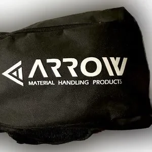 RARE TRAVEL SHOE GOLF ACCESSORY BAG. ARROW PROMO ZIPPER POUCH FRONT SIDE POCKETS