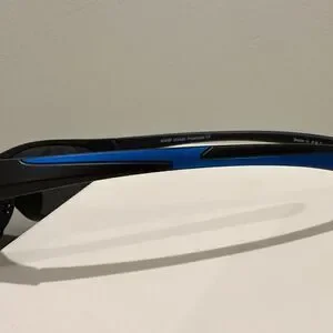 Razor Style Sporty Sunglasses Plastic Frames Polarized Lenses UVA-UVB Protect