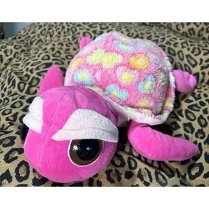 Ripley's Believe It Or Not Aquariums Pink Heart Plush Sea Turtle