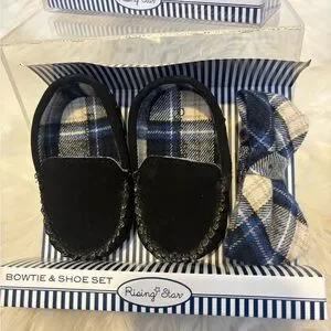 Rising Star Plaid Baby Shoe And Bowtie Set In Black And Blue