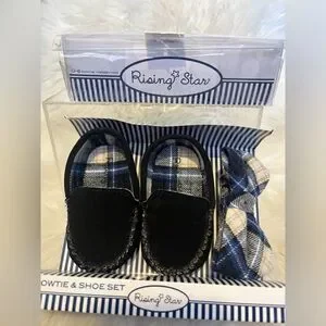 Rising Star Plaid Baby Shoe And Bowtie Set In Black And Blue