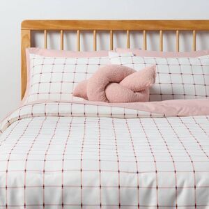 Room Essentials - 6pc Twin/Twin Extra Long RE Microfiber Comforter a Pink