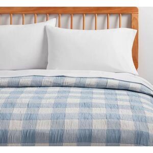 Room Essentials - Full/Queen Matelasse Quilt Light Blue - Room Essen Blue