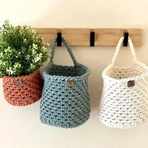 Round Hanging Hand-crocheted Minimalist Wall Storage Basket