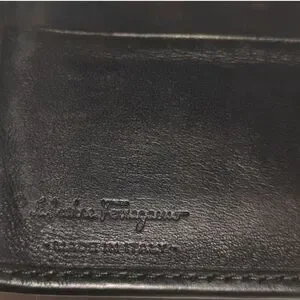 Salvatore Ferragamo Elegant Black Soft Leather Bifold Unisex Wallet (EUC)