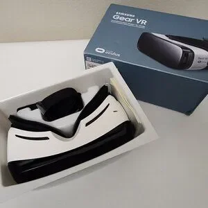SAMSUNG Gear Oculus VR Headset - NG L2C NEW Collectible RARE