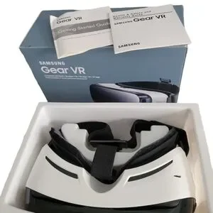 Samsung Gear VR Headset Still With Original Box Like New Condition
