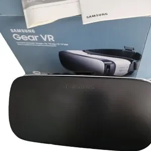 Samsung Gear VR Headset Still With Original Box Like New Condition