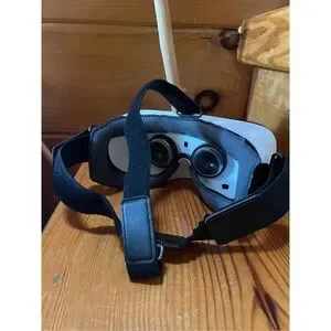 SAMSUNG Gear VR Virtual Reality Oculus Headset Glasses SM-R322 White