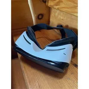 SAMSUNG Gear VR Virtual Reality Oculus Headset Glasses SM-R322 White
