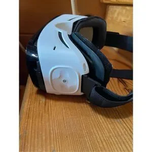 SAMSUNG Gear VR Virtual Reality Oculus Headset Glasses SM-R322 White