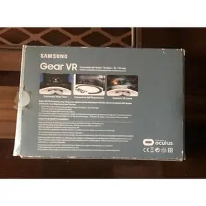 Samsung SM-R322NZWAXAR Gear VR Headset - Frost White