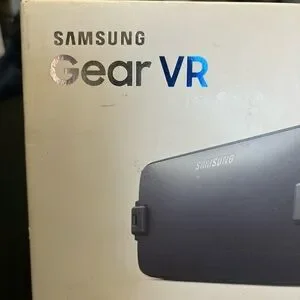 Samsung SM-R323NBKAXAR Gear VR - Brand New (Box Opened To Check Contents Only)