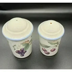 Savior Vivre "Luscious" Salt And Pepper Set Grapes Flowers And Green Leaf Design