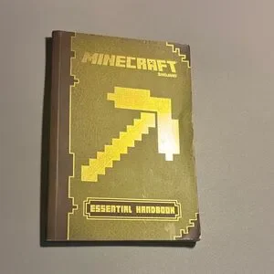 Scholastic Gaming Guide - Green and Gold