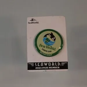 Sea World Pinback Earth Day 2023 Pass Member Shamu Killer Whale
