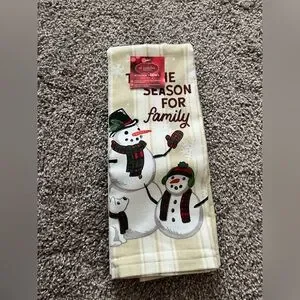 Set of 2 Winter Kitchen Towels NWT