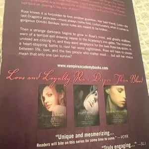 Shadow Kiss Vampire Academy Novel