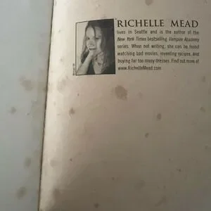Shadow Kiss Vampire Academy Novel
