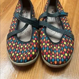 Skechers Woven Vibrant Red And Yellow Dress Shoes With Geometric Pattern