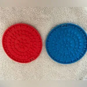 Slow Feeder‎ Dog Mats- Blue And Red Set Of 2